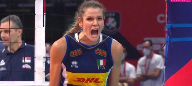 乐鱼体育网站-意大利豪强力克对手，赢得胜利领跑