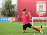 乐鱼体育登录入口-新疆队迎来连胜，积极备战下一轮比赛