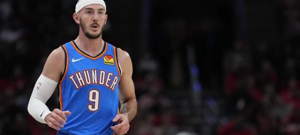 乐鱼体育投注-包含猛龙内线策应发挥稳固，球队在关键时刻表现出色的词条