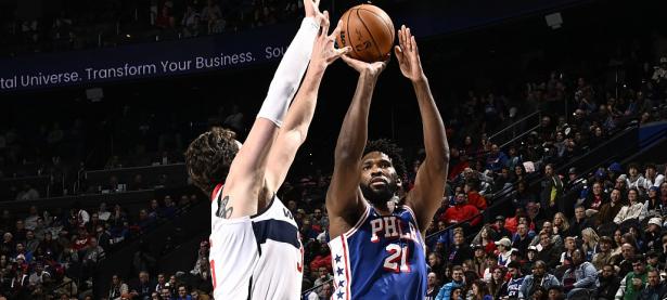 乐鱼体育app-奇才主场大胜，士气大振