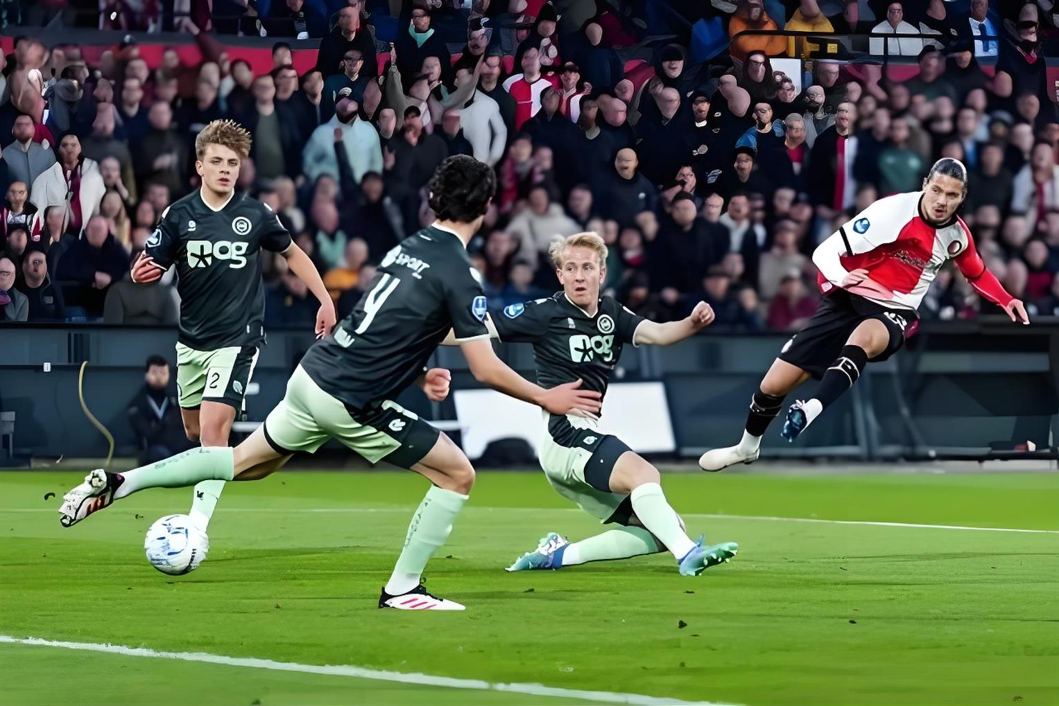 包含巴黎圣日耳曼调整备战策略，准备对抗阿贾克斯的词条