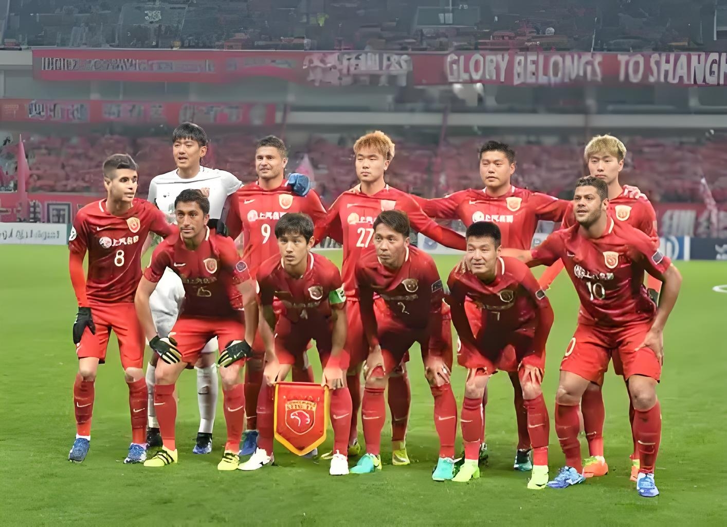 关于国内足球联赛竞争激烈，球队斗志昂扬的信息