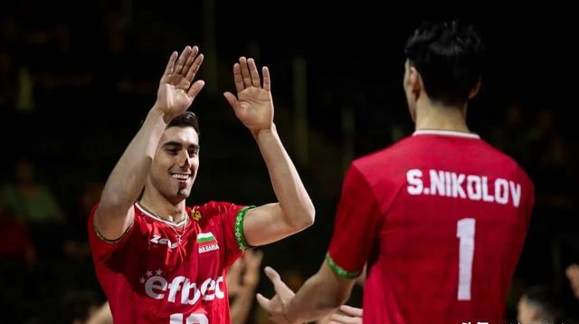 关于意大利再胜保加利亚，一路领跑小组的信息